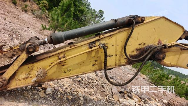 小臂整体左后（工作和回转装置）