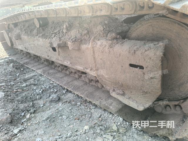 右側(cè)履帶整體(行走機(jī)構(gòu)) 右側(cè)履帶整體(行走機(jī)構(gòu))