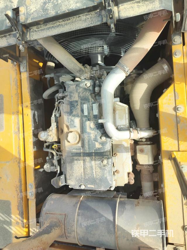 發(fā)動(dòng)機(jī)室（上車(chē)部件）