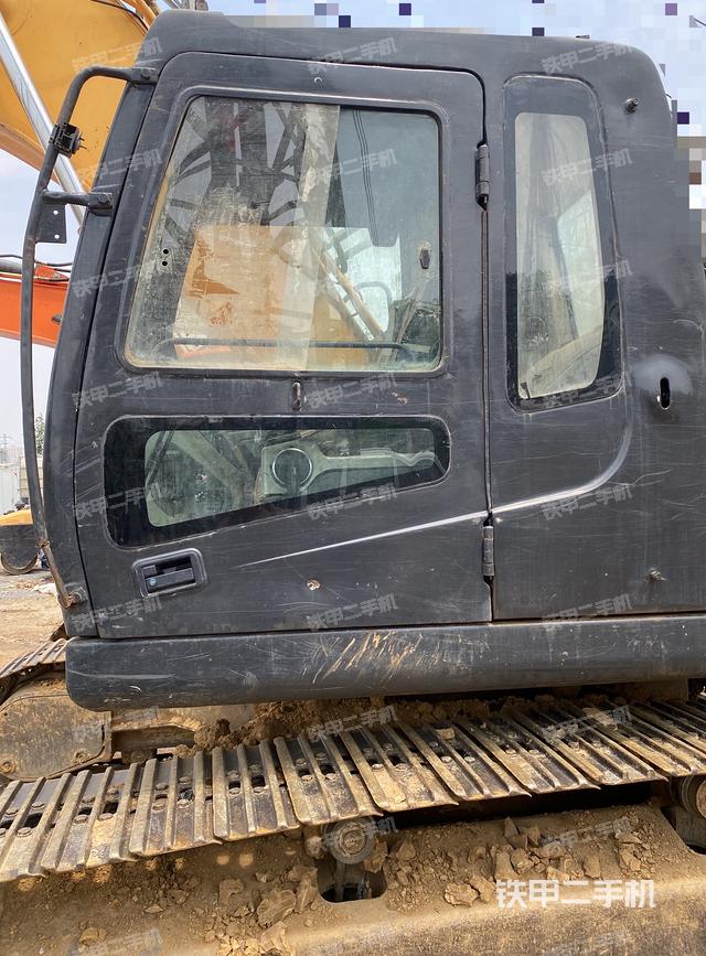 驾驶室整体（整机外观）