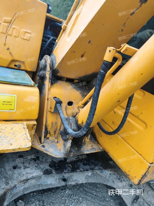 大臂根部?斜（工作和回轉(zhuǎn)裝置）