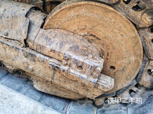 右引導輪(推土機底盤及工作裝置) 右引導輪(推土機底盤及工作裝置)