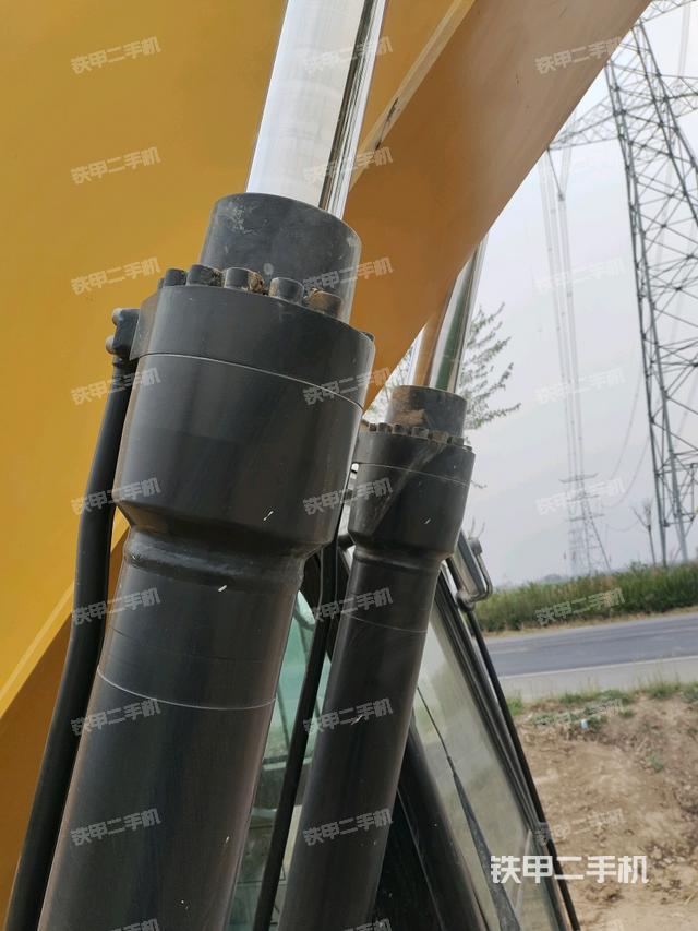 大臂油缸整體?豎拍（工作和回轉(zhuǎn)裝置）