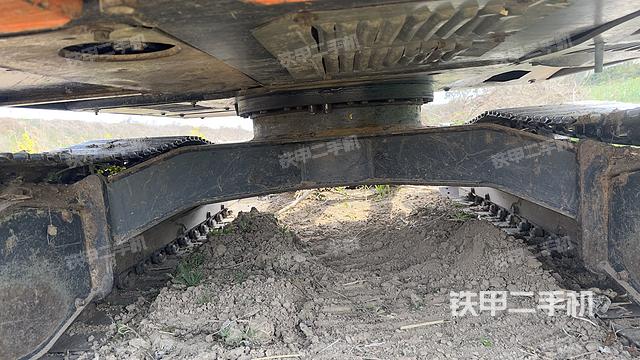 驾驶室顶部（整机外观）