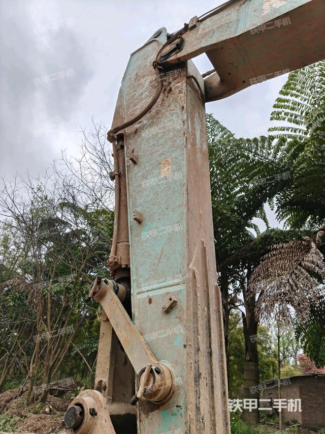 大臂油缸整體?豎拍（工作和回轉(zhuǎn)裝置）