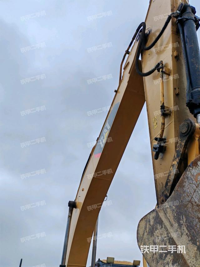 小臂整體左后（工作和回轉(zhuǎn)裝置）