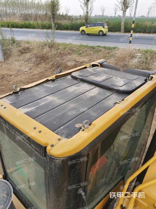 駕駛室頂部俯視（上車部件）