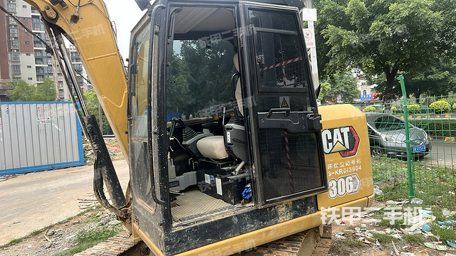 驾驶室整体（整机外观）