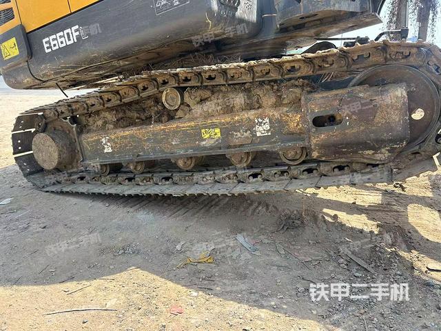 单侧履带整体（整机外观）