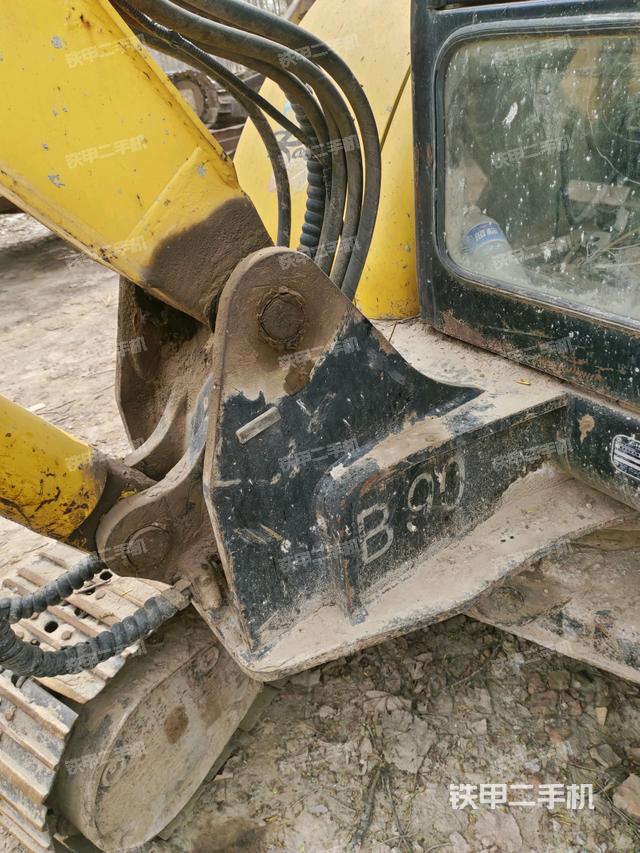 大臂根部?斜（工作和回轉(zhuǎn)裝置）