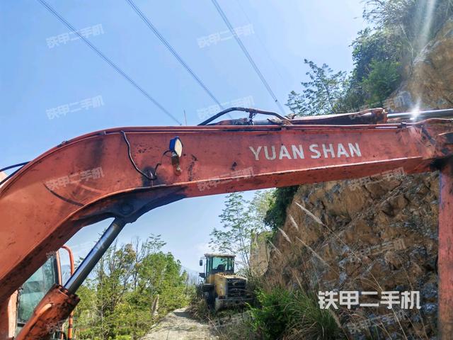 鏟斗右后整體(工作和回轉裝置) 鏟斗右后整體(工作和回轉裝置)