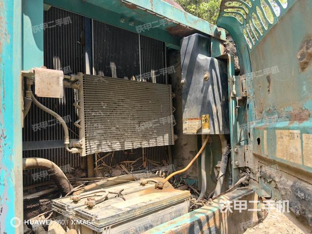 散熱器正面(大件艙室) 散熱器正面(大件艙室)