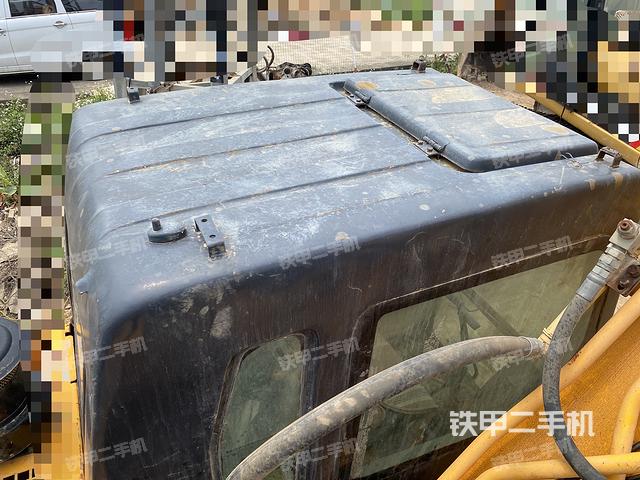 驾驶室顶部（整机外观）