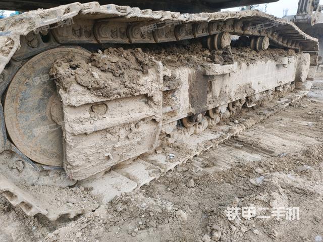 右驅(qū)動(dòng)輪（行走機(jī)構(gòu)）