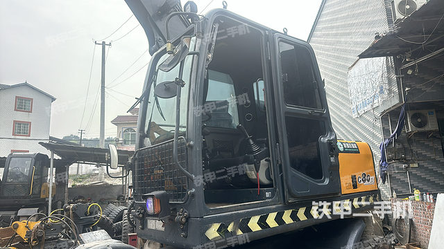 駕駛室整體(整機外觀) 駕駛室整體(整機外觀)