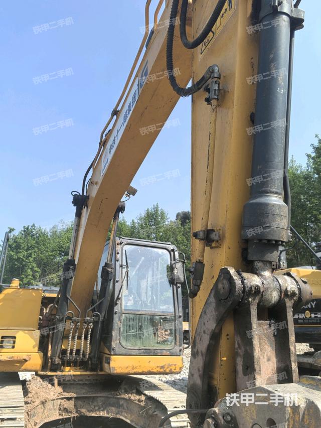 大臂油缸整體?豎拍（工作和回轉(zhuǎn)裝置）