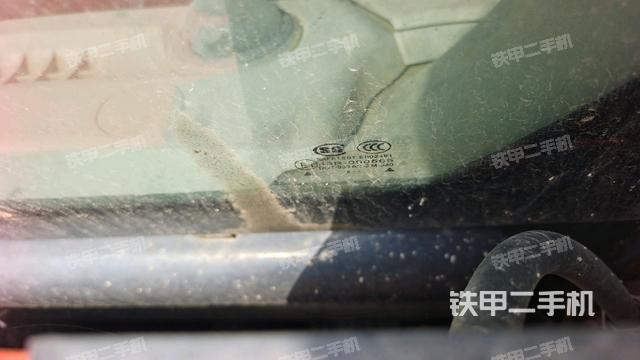 后窗玻璃角標(biāo)(駕駛室部分) 后窗玻璃角標(biāo)(駕駛室部分)