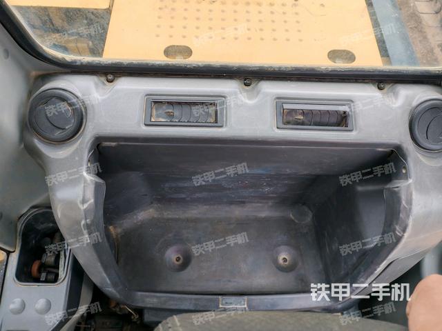 后窗玻璃角標(biāo)（駕駛室部分）