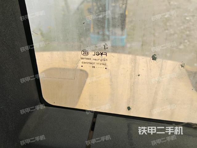 后窗玻璃角標(biāo)(駕駛室部分) 后窗玻璃角標(biāo)(駕駛室部分)