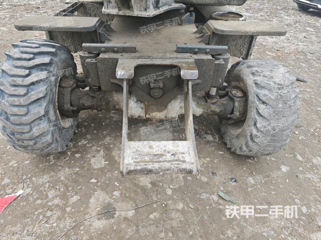 轉(zhuǎn)盤和下車架正前(工作和回轉(zhuǎn)裝置) 轉(zhuǎn)盤和下車架正前(工作和回轉(zhuǎn)裝置)