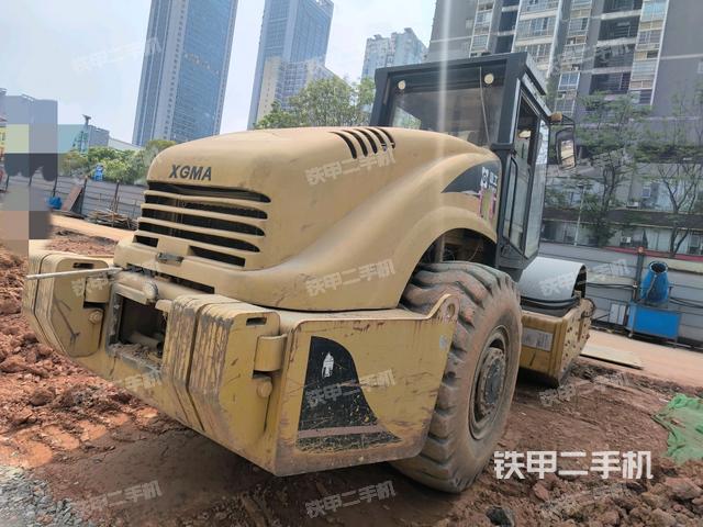 右后45°（壓路機整機外觀）