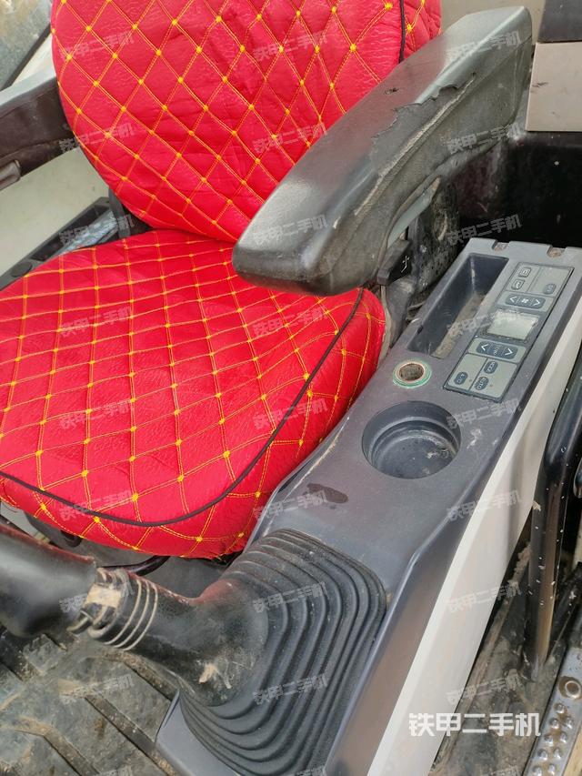 座椅左側(cè)控制臺(tái)/音響/含左手柄（駕駛室部分）