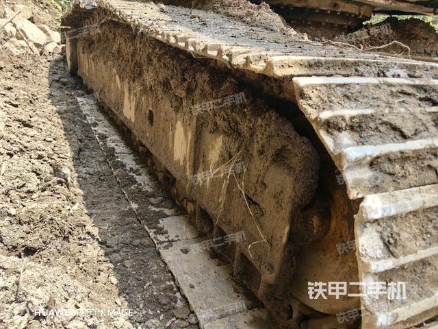 左側(cè)履帶整體?(行走機(jī)構(gòu)) 左側(cè)履帶整體?(行走機(jī)構(gòu))