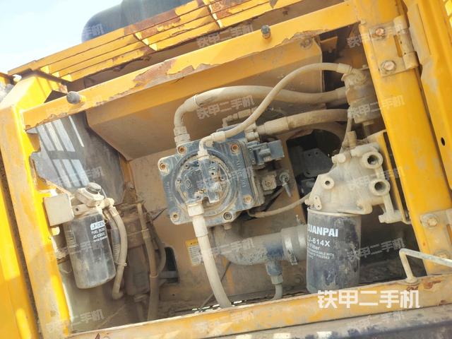 液壓泵斜45?右（大件艙室）