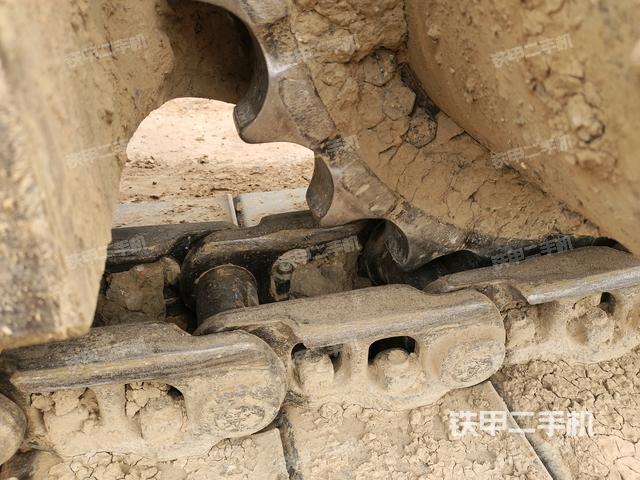 右驅(qū)動輪（行走機(jī)構(gòu)）