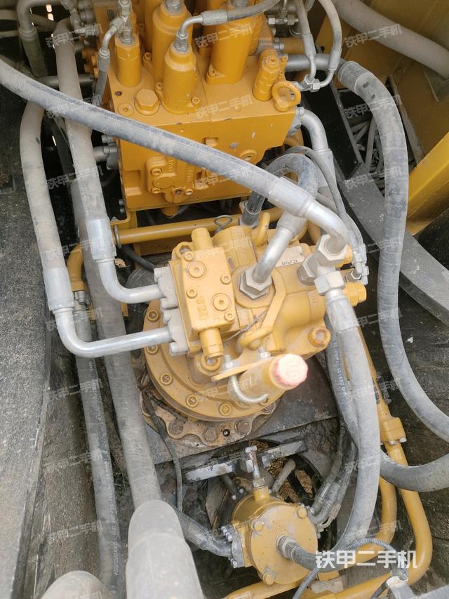 回轉(zhuǎn)馬達(dá)（上車部件）