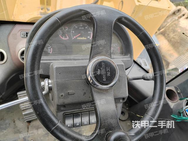 駕駛室操作臺（整機(jī)外觀及大件）