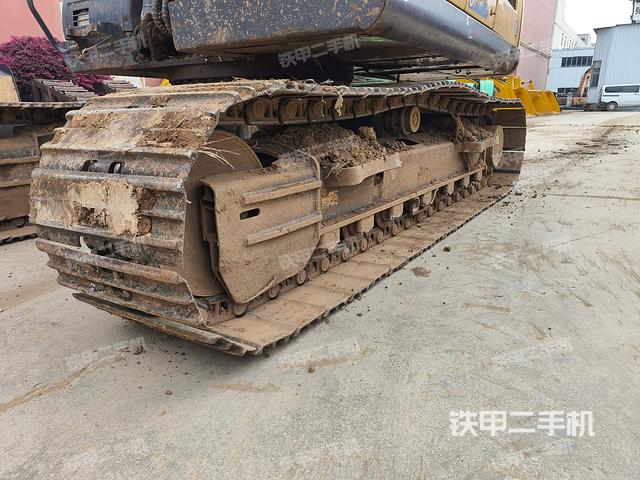 单侧履带整体（整机外观）