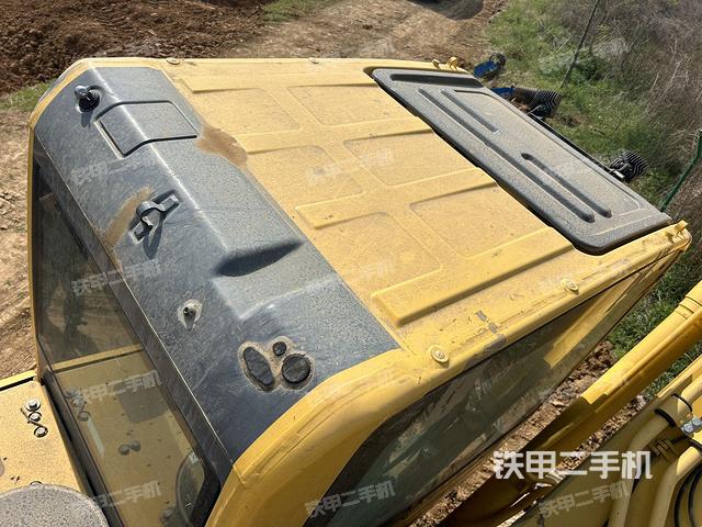 駕駛室頂部(整機外觀) 駕駛室頂部(整機外觀)