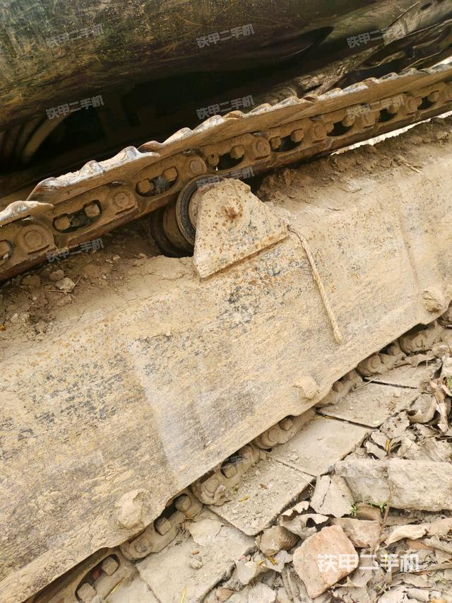 右驅(qū)動(dòng)輪（行走機(jī)構(gòu)）