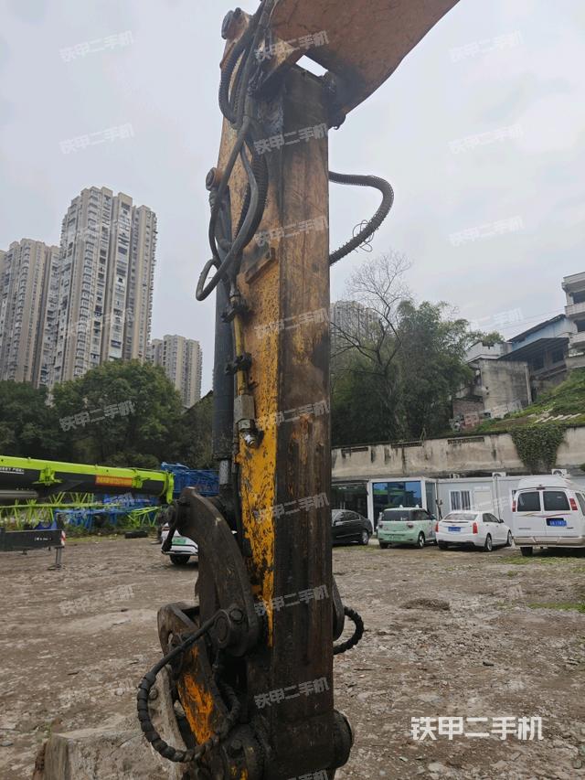 小臂整體左后(工作和回轉(zhuǎn)裝置) 小臂整體左后(工作和回轉(zhuǎn)裝置)