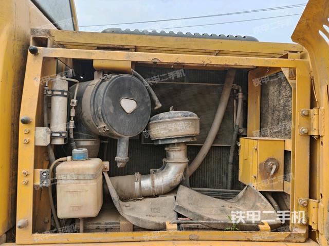 散熱器正面(大件艙室) 散熱器正面(大件艙室)