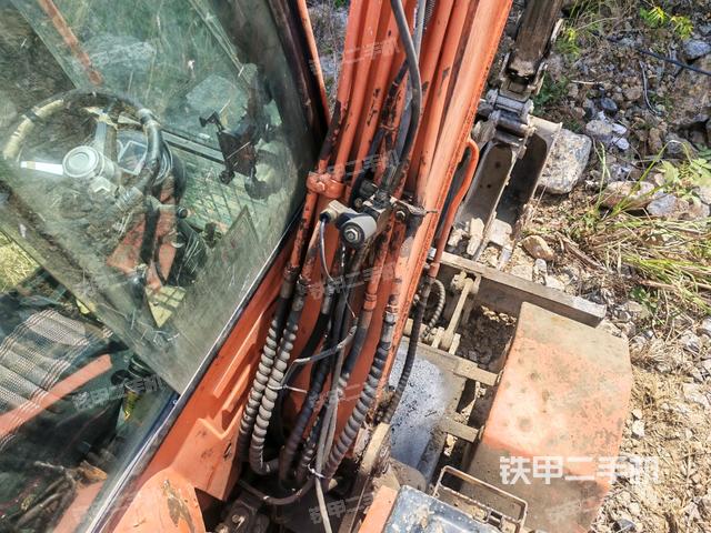 大臂背部俯視(工作和回轉裝置) 大臂背部俯視(工作和回轉裝置)