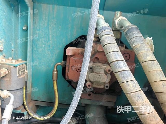 液壓泵艙室正面整體(整機外觀) 液壓泵艙室正面整體(整機外觀)