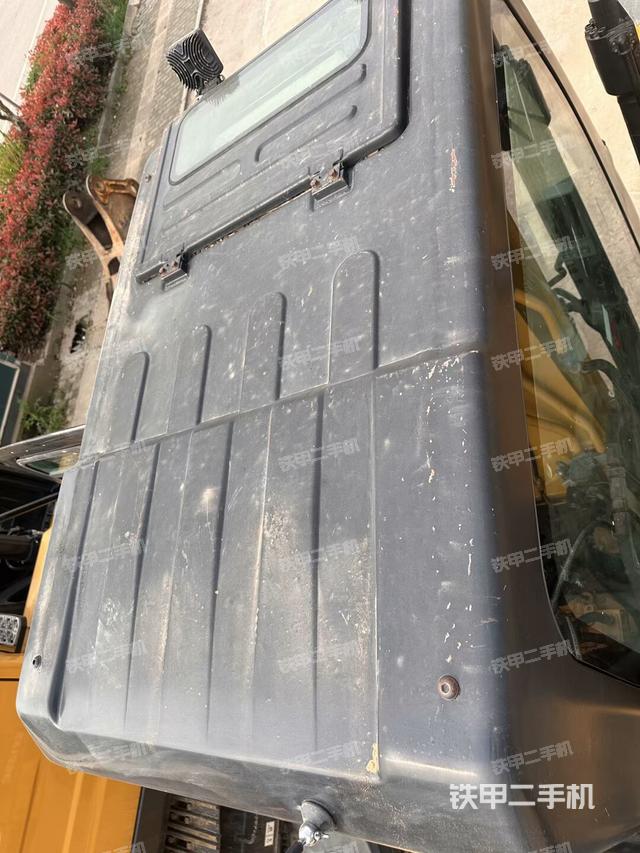 驾驶室顶部（整机外观）