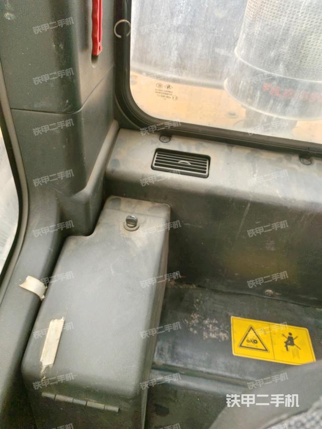 后窗玻璃角標(biāo)（駕駛室部分）