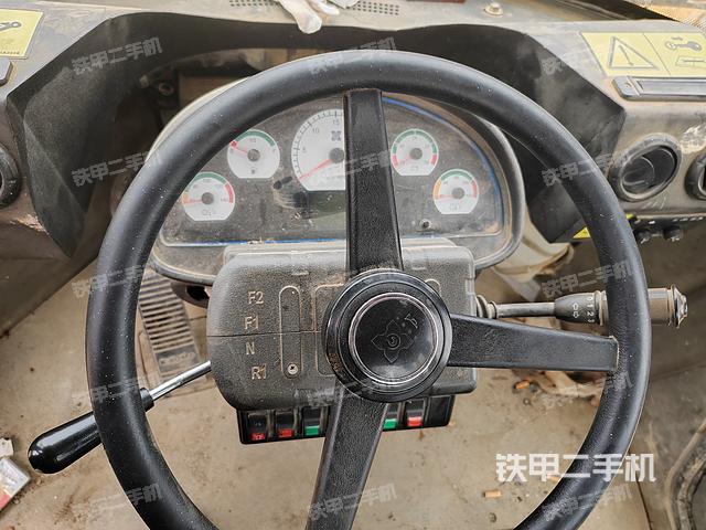 駕駛室操作臺（整機外觀及大件）