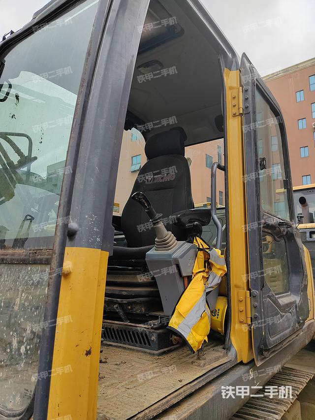 驾驶室整体（整机外观）