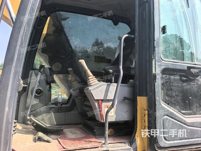 頂棚整體(駕駛室部分) 頂棚整體(駕駛室部分)