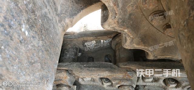 單側(cè)履帶整體(整機(jī)外觀) 單側(cè)履帶整體(整機(jī)外觀)