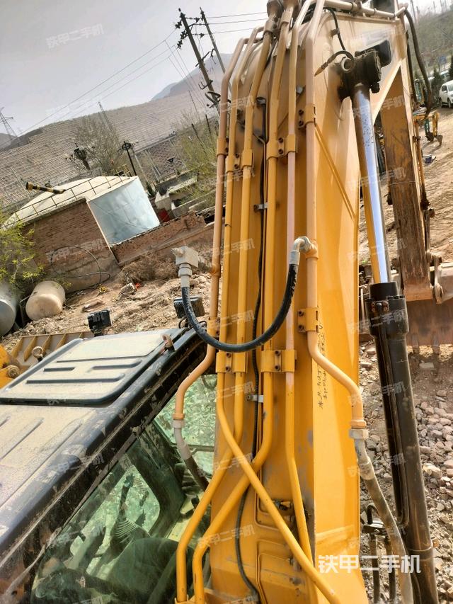 大臂背部俯視（工作和回轉(zhuǎn)裝置）