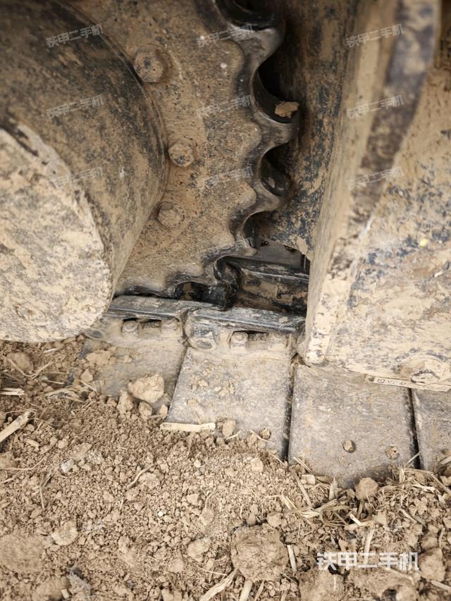 右驅(qū)動輪（行走機(jī)構(gòu)）