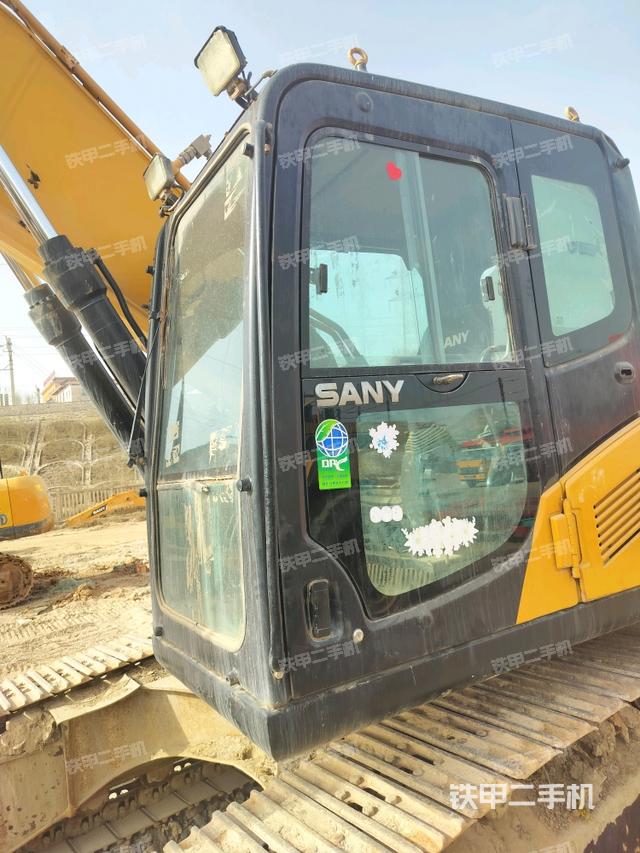 駕駛室左前45度（駕駛室部分）