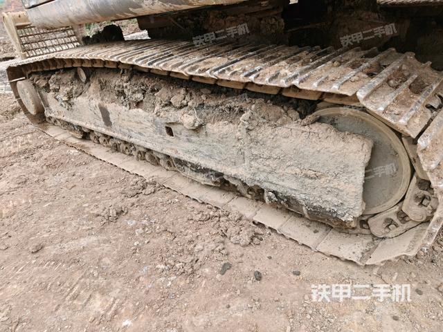 右側(cè)行走馬達(dá)蓋板（行走機構(gòu)）