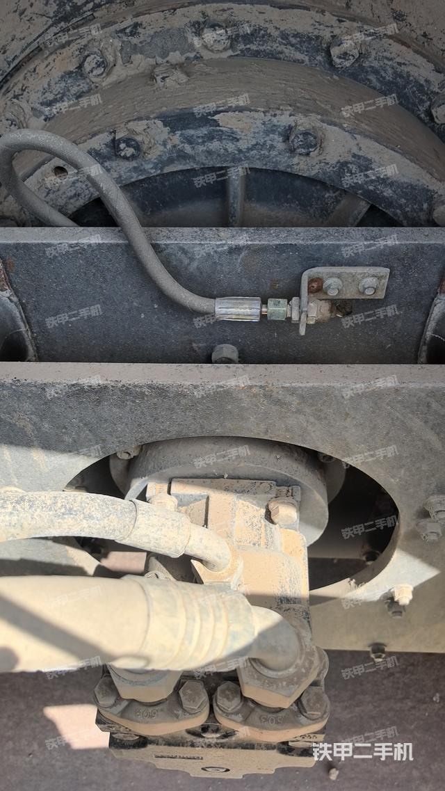 駕駛室操作臺(設(shè)備外觀及核心部件) 駕駛室操作臺(設(shè)備外觀及核心部件)