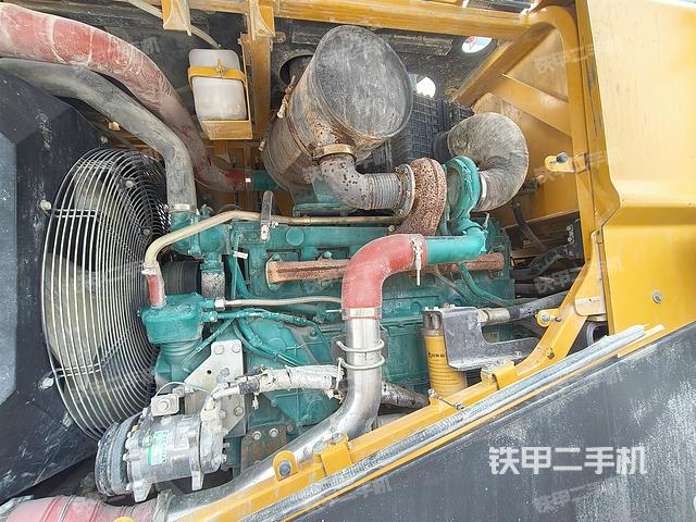 發(fā)動(dòng)機(jī)右側(cè)(整機(jī)外觀及大件) 發(fā)動(dòng)機(jī)右側(cè)(整機(jī)外觀及大件)